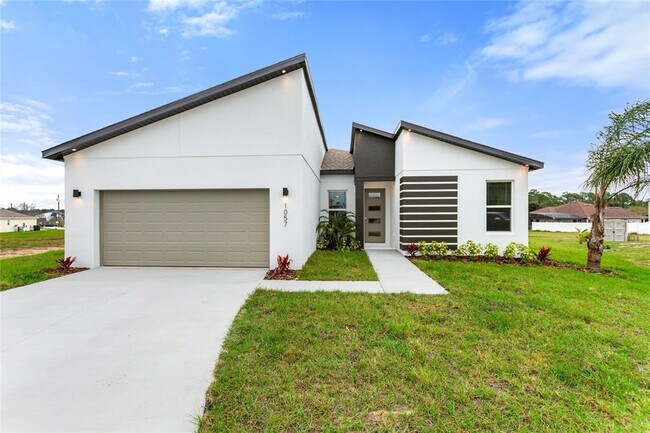 Primary Photo - 1057 Sabine Pl