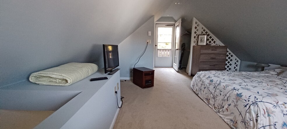 Building Photo - 313 West Ave