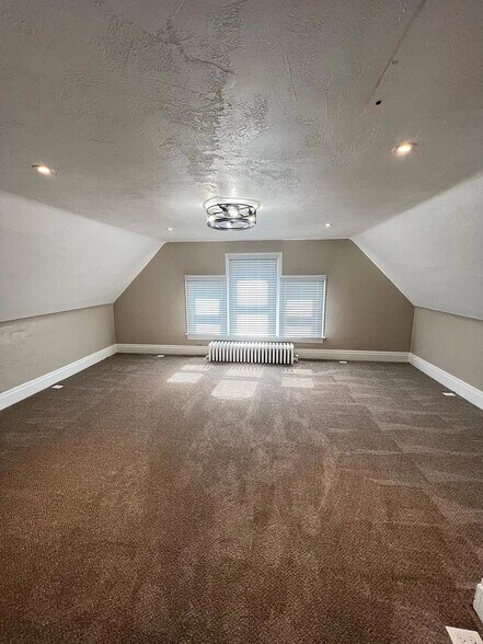 Building Photo - 360 Ridgewood Ave