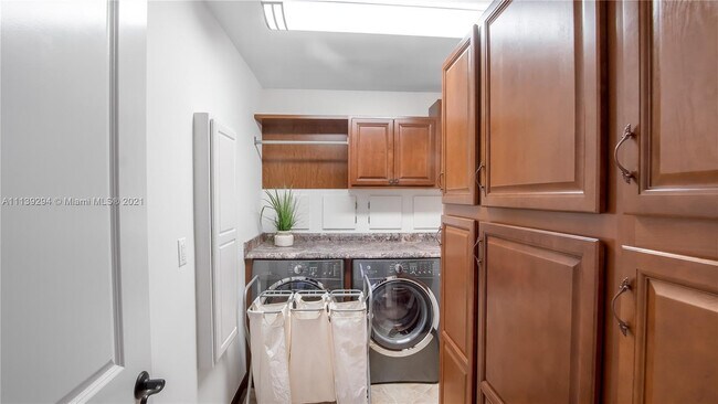 Building Photo - 11798 SW 51st Ct