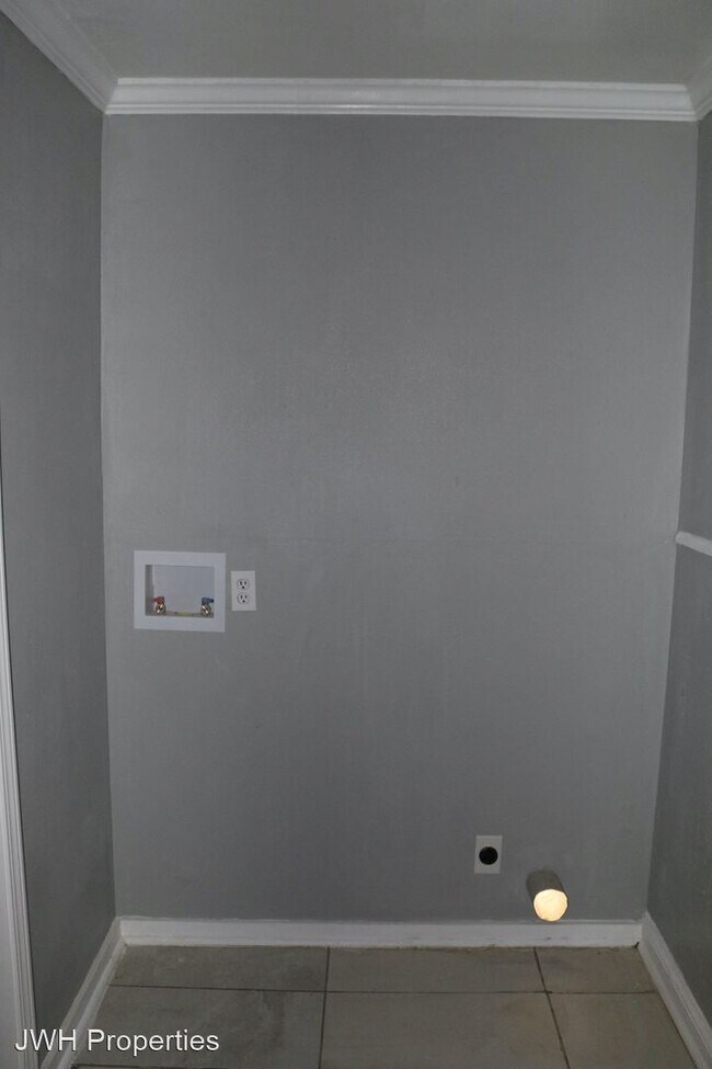 Building Photo - 3 br, 1 bath House - 3203 Wagner St