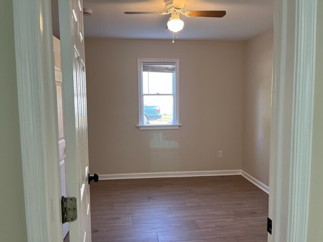 Building Photo - 122 Garris Rd