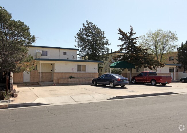 Building Photo - 310-312 La Veta Dr NE
