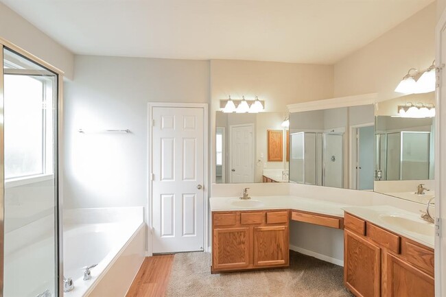 Building Photo - 8230 Encinitas Cove Dr