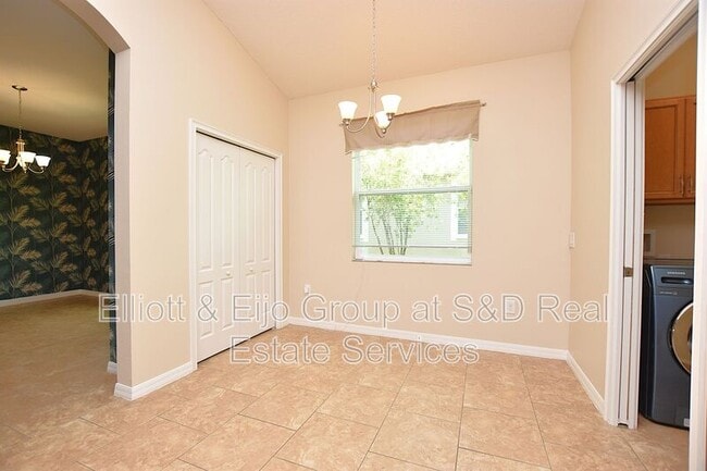 Building Photo - 5632 Aral Dr