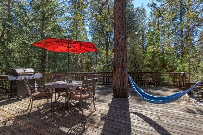 Building Photo - Dreamy Creekside Fern Valley Rustic Cabin