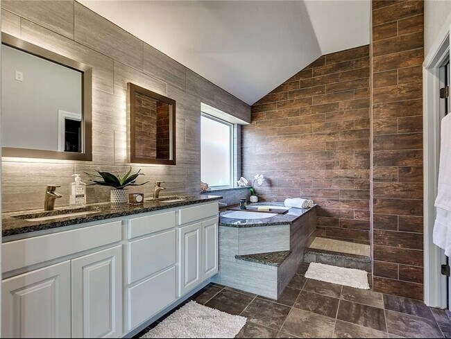 Building Photo - 10704 NW 32nd St