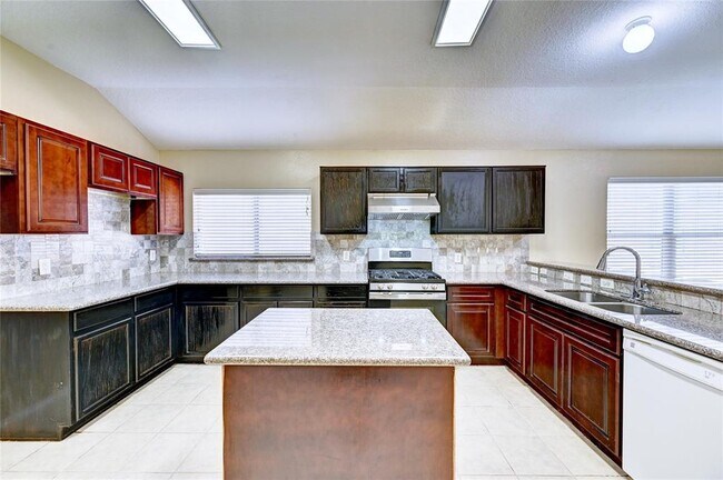 Building Photo - 14918 Sugar Crystal Ct