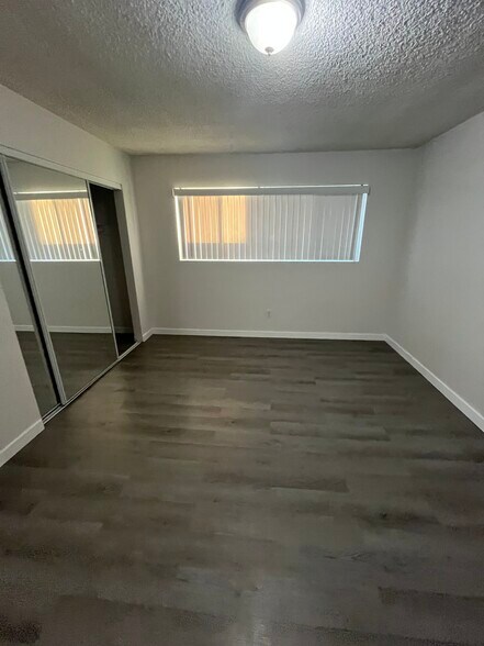 Building Photo - 385 Vernon Dr