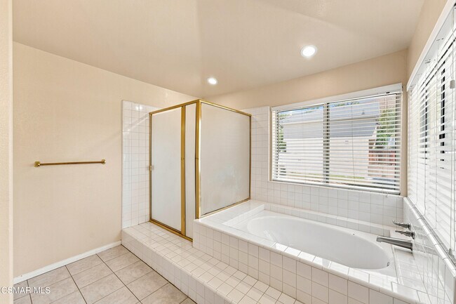 Building Photo - 556 Myrtle Ct