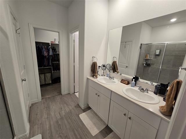 Building Photo - 605 Merriam Dr