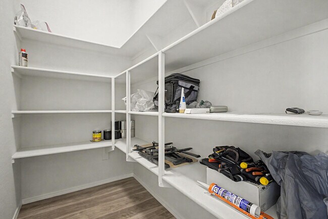 Building Photo - 7104 W Spur Dr