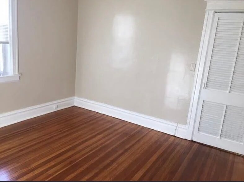 Building Photo - 47 Hillcrest Ave