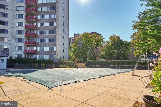 Building Photo - 5340 Holmes Run Pkwy