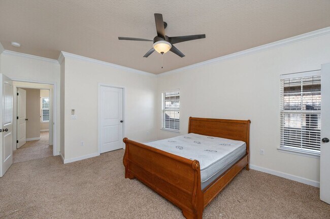 Building Photo - Beautiful 4 Bed / 2.5 Bath Home in Duggan ...