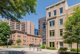 Building Photo - 1527 16th Rd N