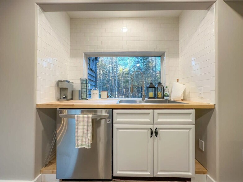 Building Photo - 204 Terrys Gap Loop Rd