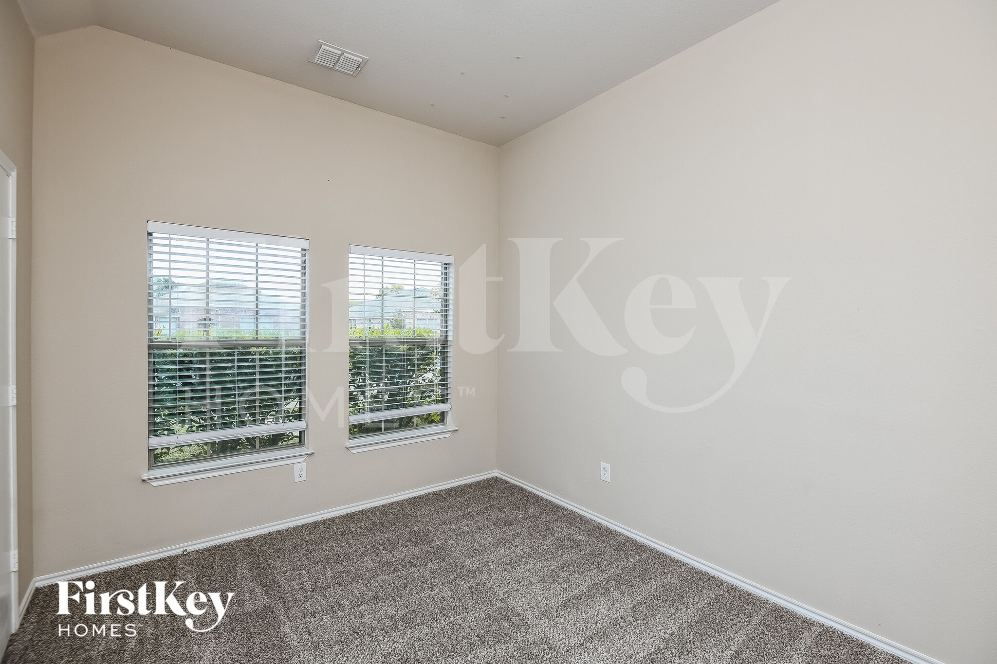 Building Photo - 1517 Brandon Dr