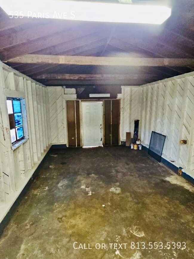 Building Photo - 535 Paris Ave S