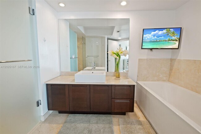 Building Photo - 150 Sunny Isles Blvd