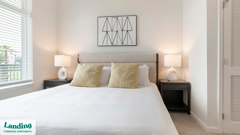 Building Photo - 5256 International Dr