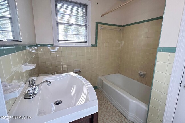 Building Photo - 55 Riberia St