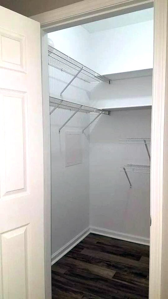 Building Photo - 305 Dresher Woods Dr