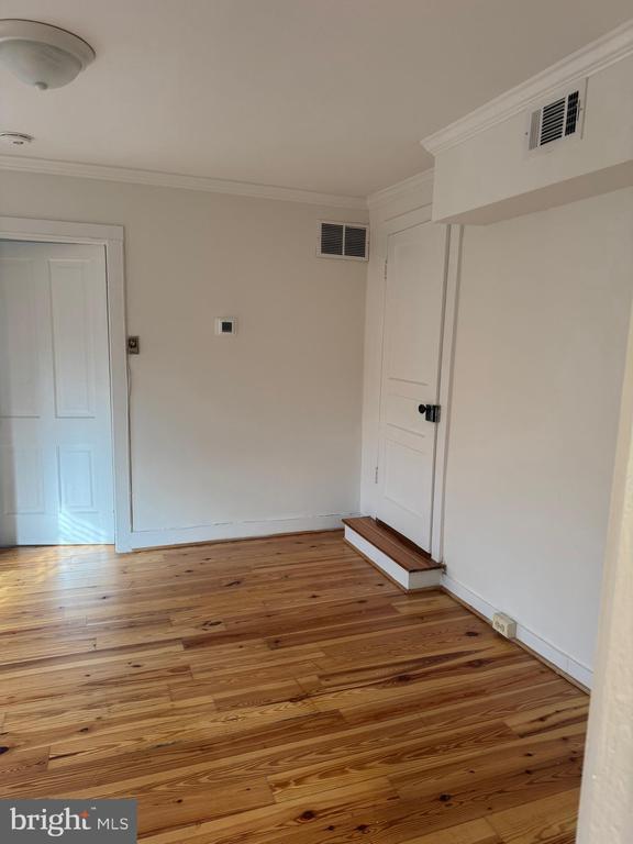 Building Photo - 10 Wirt St NW