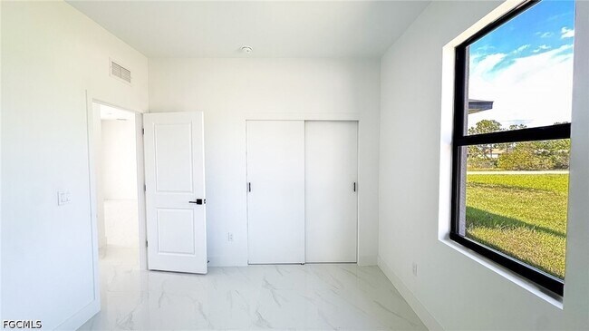 Building Photo - 723 Bering Ave S
