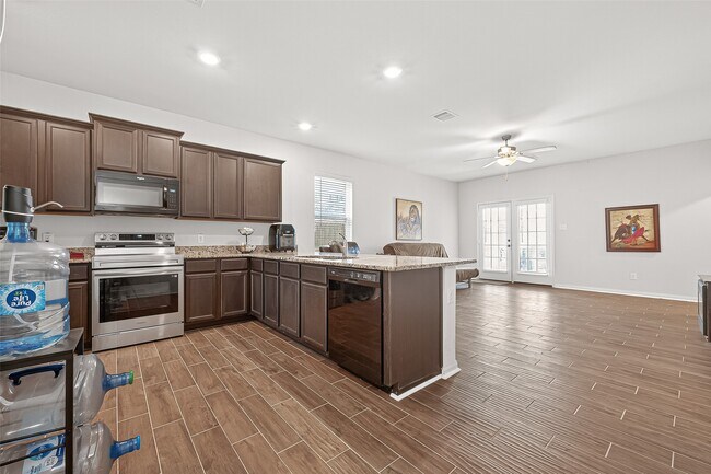 Building Photo - 15315 Crescent Brookfield Dr