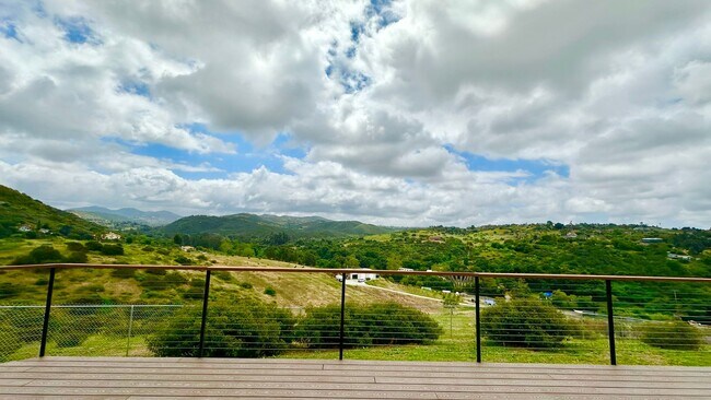 Building Photo - Stunning Single-Story with Spacious Deck, Panoramic Views, on Gated/Fenced Property!