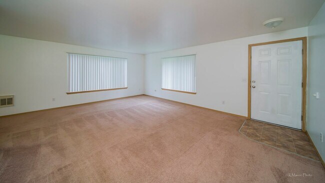 Building Photo - 8125-Rothfuss