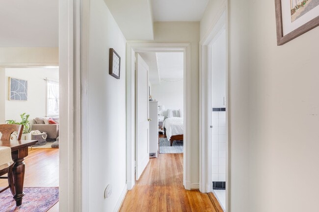 Building Photo - Great Two Bedroom apartment in the Museum ...