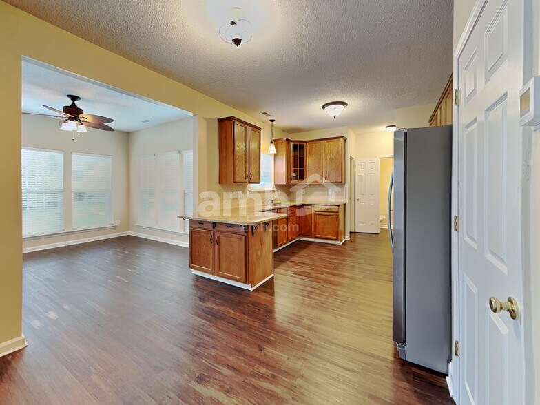 Building Photo - 808 Vonkramer Ct