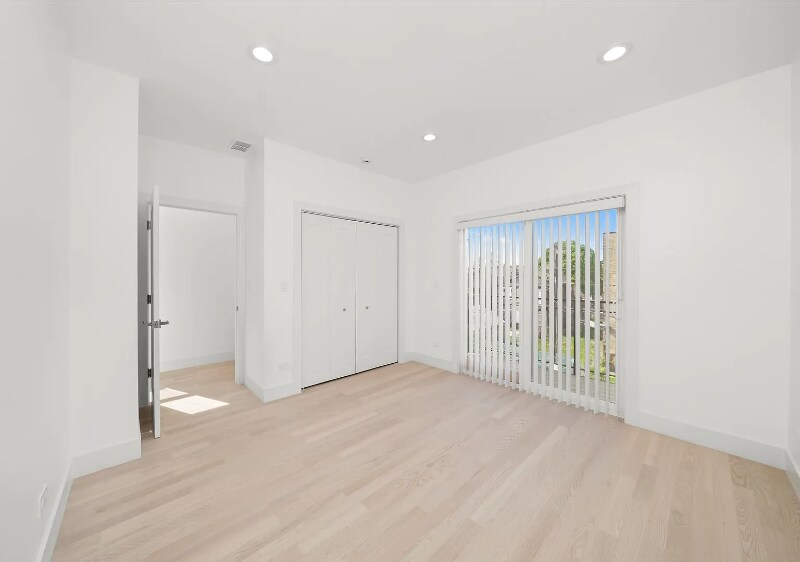 Building Photo - 2700 W Jackson Blvd