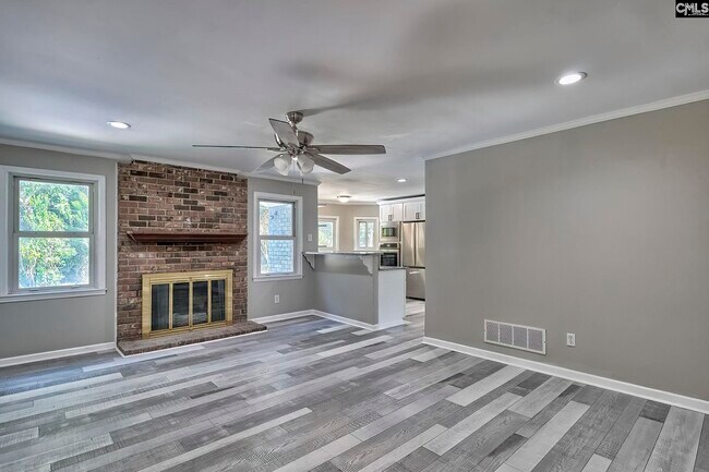 Building Photo - 113 Lyndhurst Rd