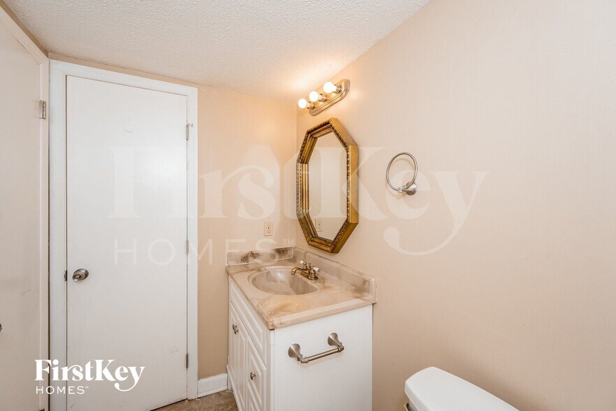 Building Photo - 6 Varin Way