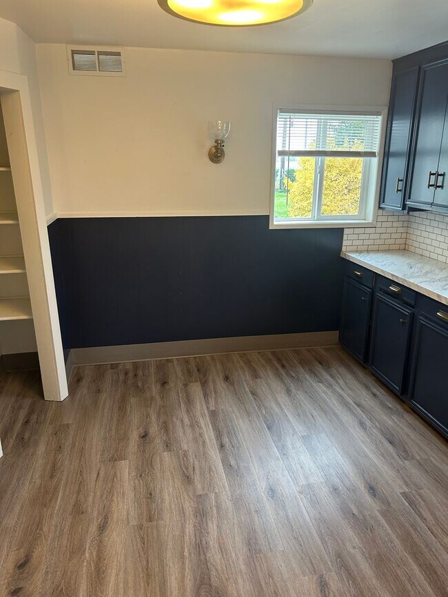 Building Photo - 29133 Milliron Rd