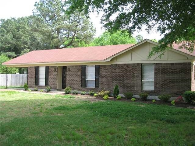 Primary Photo - 4136 Raintree Cove