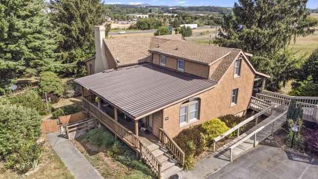 Building Photo - 118 Agape Wy