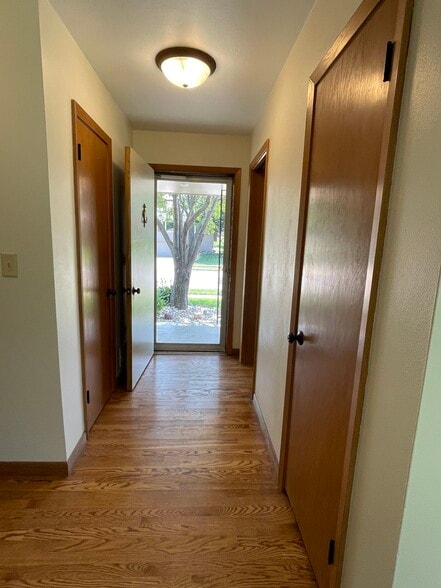 Foyer - 1208 E 30th St