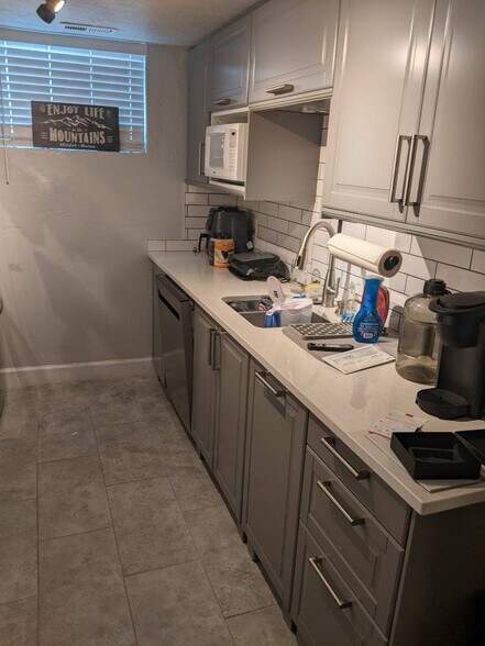 Downstairs counterspace - 2284 S 900 E
