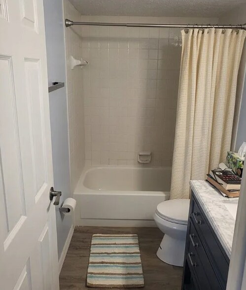 Building Photo - 4520 SE 6th Pl