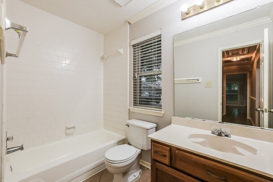Building Photo - 3818 Beckett Ridge Dr