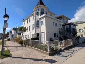 Building Photo - 600 N Michigan Ave