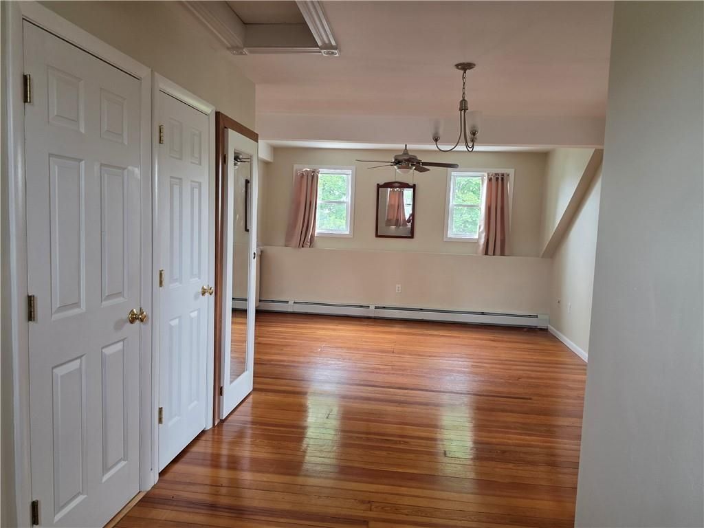 Building Photo - 40 E Barrows St