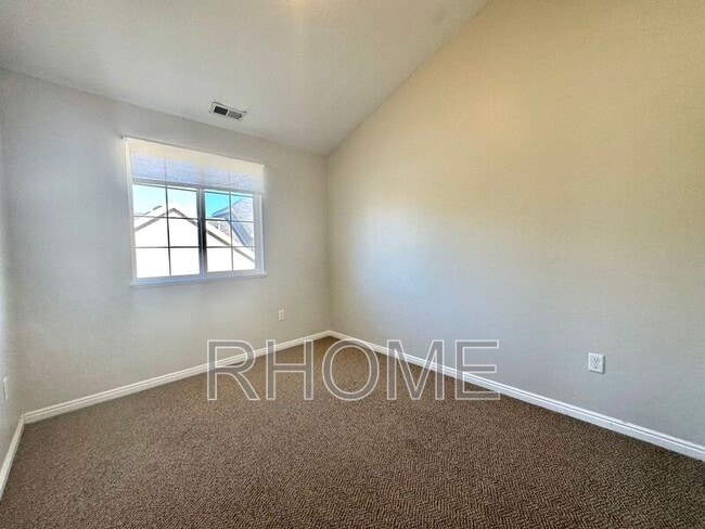 Building Photo - 13567 Florenza Way