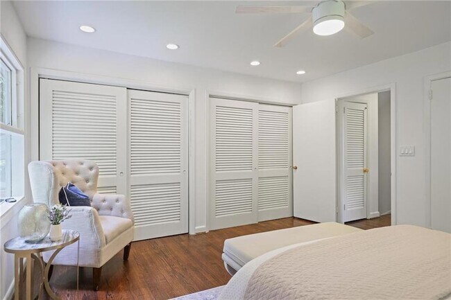 Building Photo - 2800 Mornington Dr NW