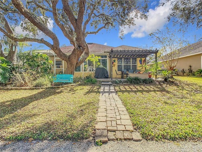 Building Photo - 16829 Midsummer Ln