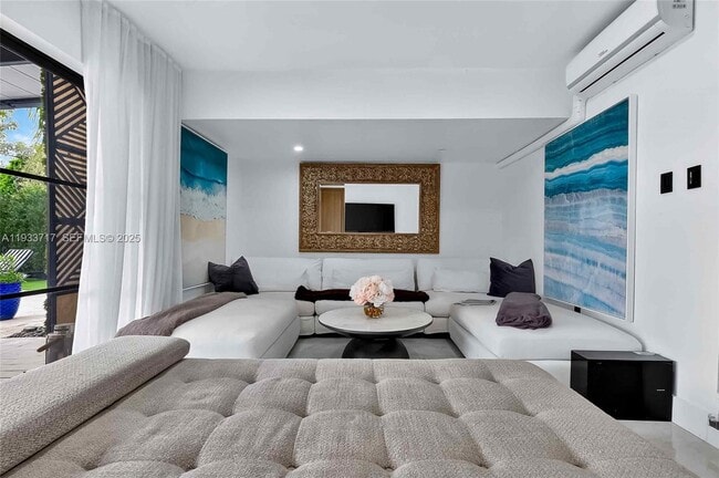 Building Photo - 800 NE 97th St